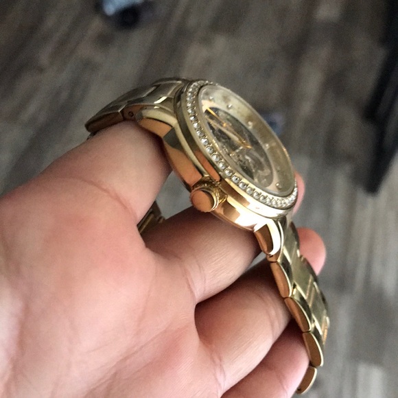 kenneth cole stainless steel gold watch - Picture 3 of 5